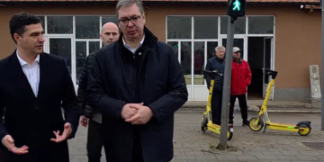 Vučićeva poseta Nišu klasična predizborna kampanja među građanima kod kojih je izgubio svaki mogući legitimitet