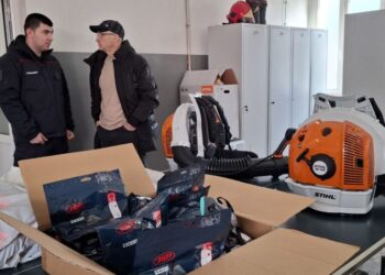 Grad Leskovac nabavio novu opremu za vatrogasce vrednu skoro milion dinara