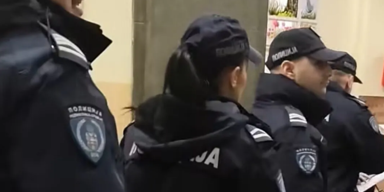 Haos u Prvoj niškoj gimnaziji: v.d. direktorka odbila primopredaju, intervenisala policija