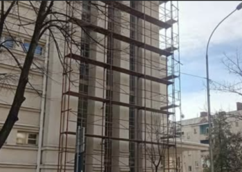 Tončev postavio skele na zgradi Gimnazije, sanacija ipak bez nove fasade