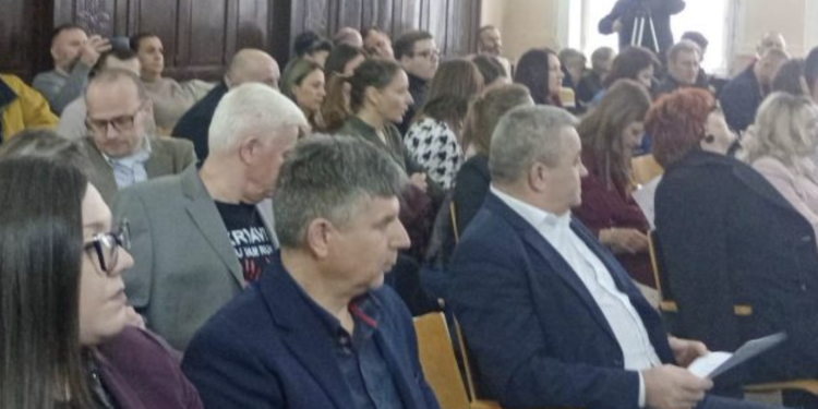 Računi veći za oko 220 dinara: Odluka o poskupljenju izazvala raspravu u Skupštini