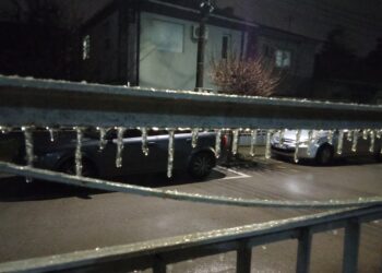 OPREZ: Ovako izgleda ledena kiša, koja od ulica i trotoara pravi klizalište