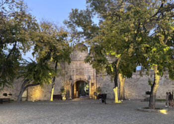 NPS: Niška tvrđava ponovo pretvorena u prostor kiča i improvizovane zabave