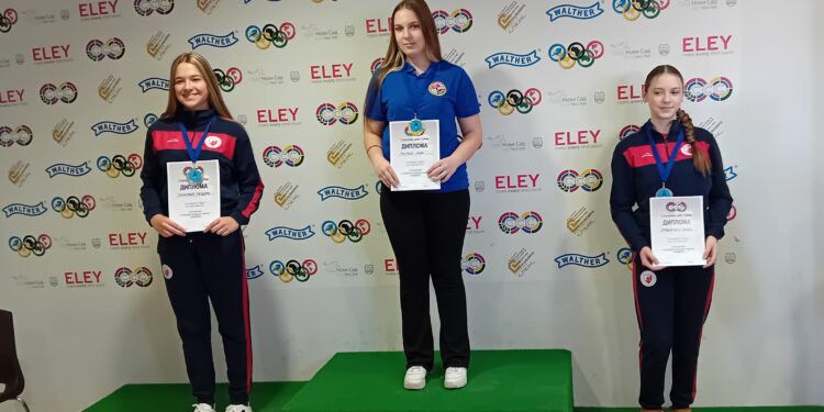 Ima li boljeg uvoda u predstojeći šampionat Evrope: Leni Ristić tri medalje na otvaranju streljačke sezone