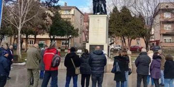 Prokuplje odalo poštu Olivera Ivanovića: Građani ćutali 17 minuta
