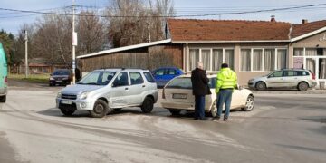 Saobraćajna nezgoda ispred kafane „Makalo“ u Leskovcu
