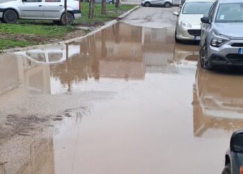 Zapušeni slivnici potopili delove grada: Leskovčani „spremni za čamce“