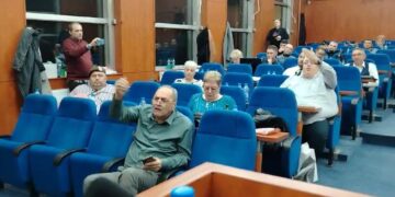 Opozicija traži garancije bezbednosti u Leskovcu, ponovo otvoreno pitanje napada na urednika Rešetke u skupštini grada