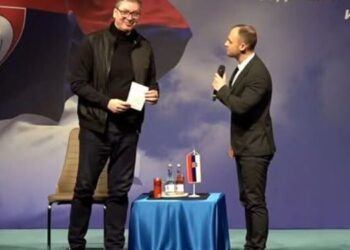 Na koje uvo zapravo spava Kitanović uzurpirajući automobil i kancelariju u kojoj više nije direktor?