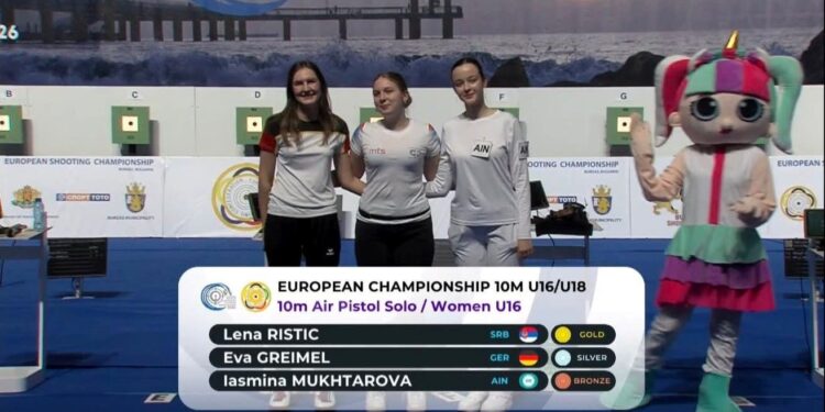 U domu Ristića u Leskovcu-slavlje: Nazdravlja se Leninoj medalji i ulasku u Olimpijski tim Srbije