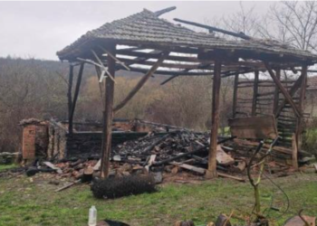 Muškarac se sam prijavio da je zapalio komšiji štalu, vlasnik sumnja da štiti nekog drugog