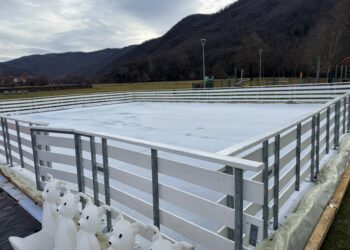 Otvoreno klizalište u Vlasotincu