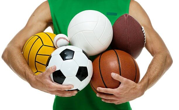 Bez bodova za leskovačku odbojku, fudbaleri do minimalne, ali vredne pobede