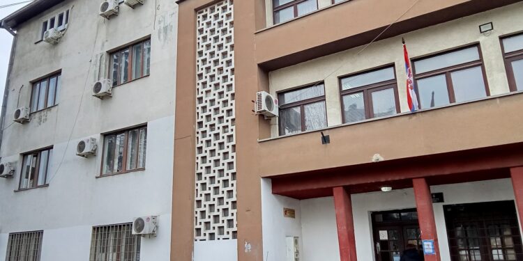 Državi „namiču“ milione, a rade u uslovima iz sredine prošlog veka