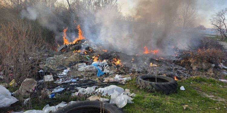 Ponovo požar pored puta za Donje Stopanje