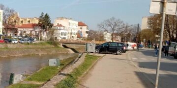 Kontejneri ponovo završili u Veternici
