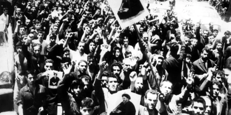 Slobodno vreme: Kako su SAD i Iran od najbližih saveznika, postali najljući neprijatelji