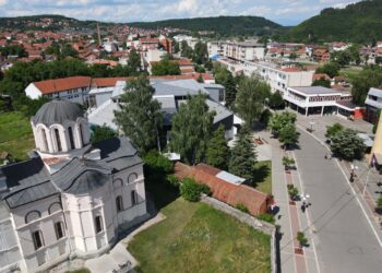 Rušili stari most, pa pokidali žice za struju: Deo Lebana i okoline bez struje