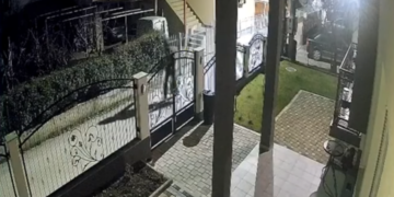 Noćni pljačkaš automobila već nedeljama hara gradom: policija bez traga maskiranom lopovu