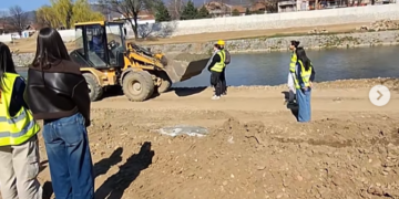 Studenti zaustavili mašine na obali Vlasine, traže referendum i rušenje bedema na Vlasini