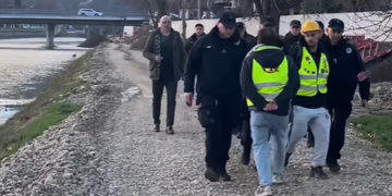 Policajci jutros mlatretirali studente na blokadi u Vlasotincu, akciju predvodio načelnik leskovačke policije – VIDEO