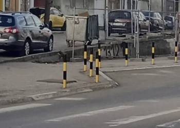 Uzurpacija javne površine? Deca i stariji primorani na ulicu: Peticija za vraćanje trotoara u Prokuplju