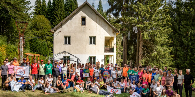 Planinarski dom „Preka voda“ na Kukavici ponovo oživeo zahvaljujući entuzijazmu planinara iz Leskovca