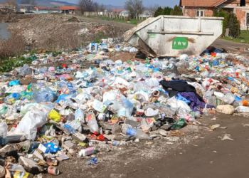 Tone smeća na kilometar od Leskovca: „Samo nam još nedostaje kupanje u kadi pored reke“