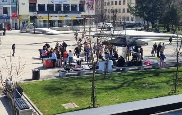 Ako se danas i sutra ošišate na trgu, pomoći ćete da se prikupi novac za Ognjenovo lečenje