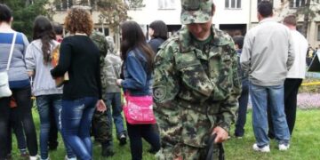 Vojska Srbije i NSZ organizuju sajam na nezavršenom gradskom trgu – informacije o školovanju i poslu