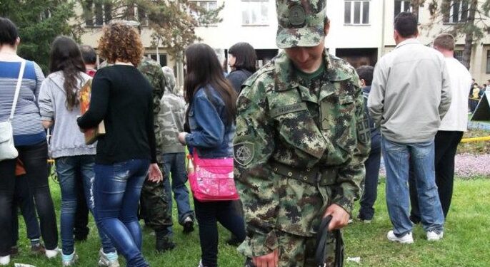 Vojska Srbije i NSZ organizuju sajam na nezavršenom gradskom trgu – informacije o školovanju i poslu