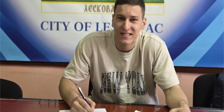 Pavlović ostaje među „Vukovima“ do 2028. godine