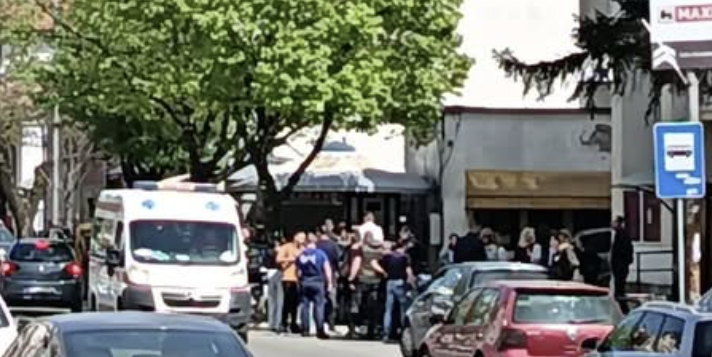 Saobraćajna nezgoda u centru grada okupila građane: Jedan povređeni u teškom stanju