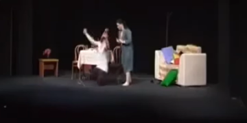 „Preljubnici“ nasmejavaju publiku u Leskovcu: Komedija o braku, sumnji i haosu svakodnevice