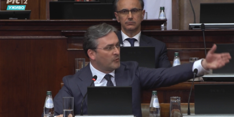 SKANDAL U SKUPŠTINI: Ministar kulture poručio poslanici iz Niša – „Možete da me povučete za Generalštab!“