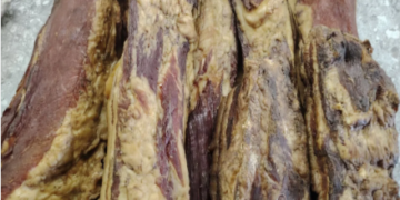 Veterinarska inspekcija na leskovačkoj Zelenoj pijaci plenila domaće suhomesnate proizvode