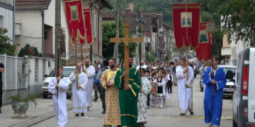 Vlasotinčani proslavili „letnjeg“ Svetog Nikolu – svetitelja koji spaja Istok i Zapad