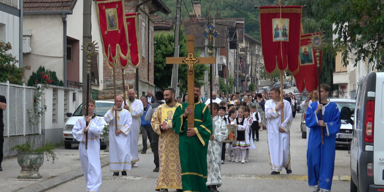 Vlasotinčani proslavili „letnjeg“ Svetog Nikolu – svetitelja koji spaja Istok i Zapad