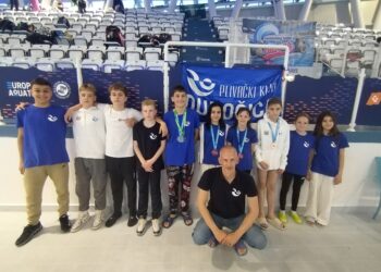 Mladi plivači Dubočice briljirali u Bugarskoj: Tri medalje i ekipno treće mesto