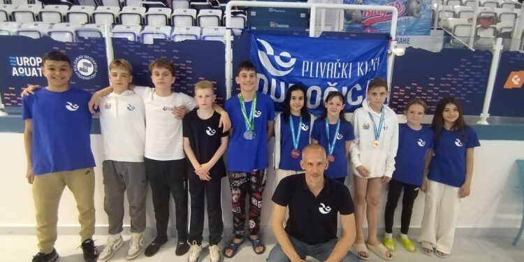 Mladi plivači Dubočice briljirali u Bugarskoj: Tri medalje i ekipno treće mesto