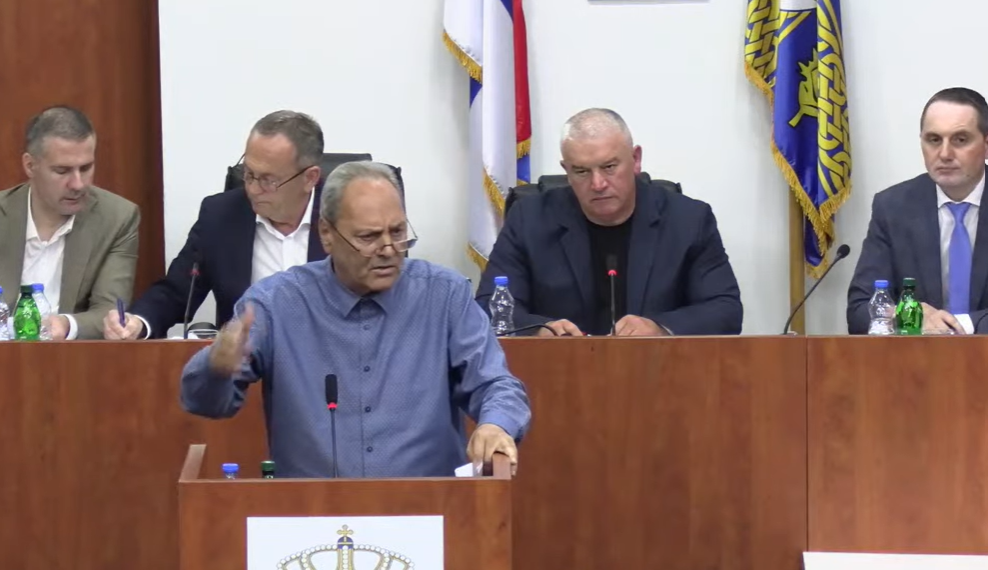 Cakić zbog korupcije podnosi krivične prijave gradonačelniku Leskovca, načelniku Gradske uprave i gradskom pravobraniocu