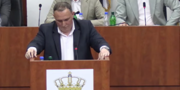 Opozicija iznela teške optužbe, gradonačelnik naredio ostavku direktora JKP „Grdelica“ – VIDEO
