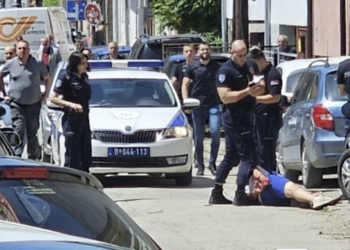 Tuča i pucnjava u centru Prokuplja: muškarac pogođen u glavu, napadač u bekstvu