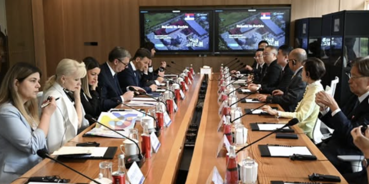 Proizvodnja humanoidnih robota u Srbiji počinje u julu – fabrika i u Nišu, tvrdi Vučić