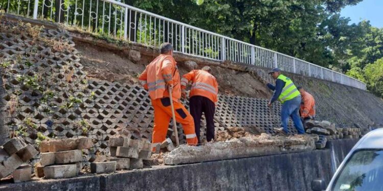 Sanacija kosine ispod parka Devet Jugovića u Leskovcu