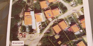 Jedva dočekali uređenje ulice, a sad će zbog toga ostati bez dela placa