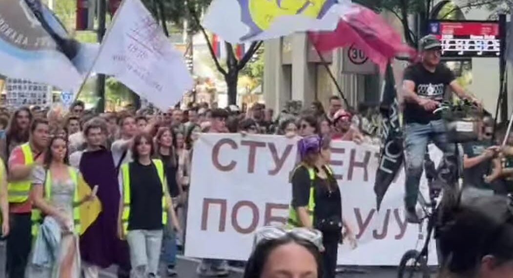 Kolone ka Slaviji: Studenti i građani iz cele Srbije na protestu u Beogradu
