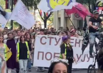 Kolone ka Slaviji: Studenti i građani iz cele Srbije na protestu u Beogradu