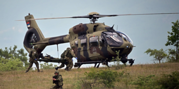 Visoki zvaničnici Srbije i NATO-a pratili zajedničku vojnu vežbu kod Bujanovca