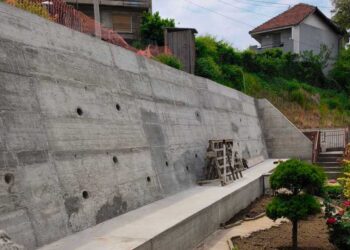 Novi potporni zid u Deligradskoj bi trebalo trajno da reši problem sa klizištem